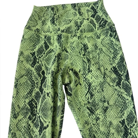 Alo Yoga High-Waist Vapor Green Snakeskin Leggings - Picture 7 of 9